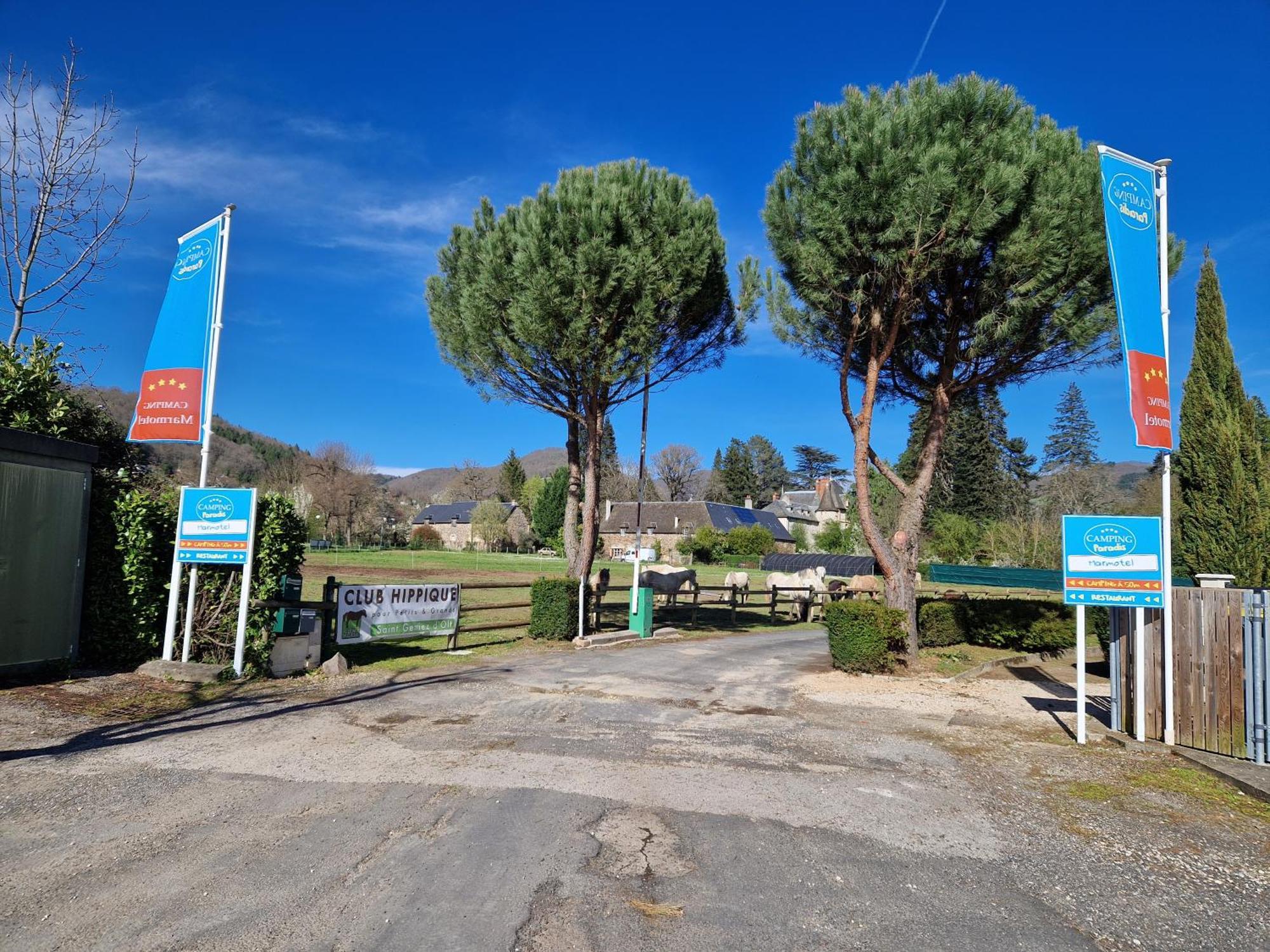Camping Paradis Marmotel Saint-Geniez-dʼOlt Exterior foto