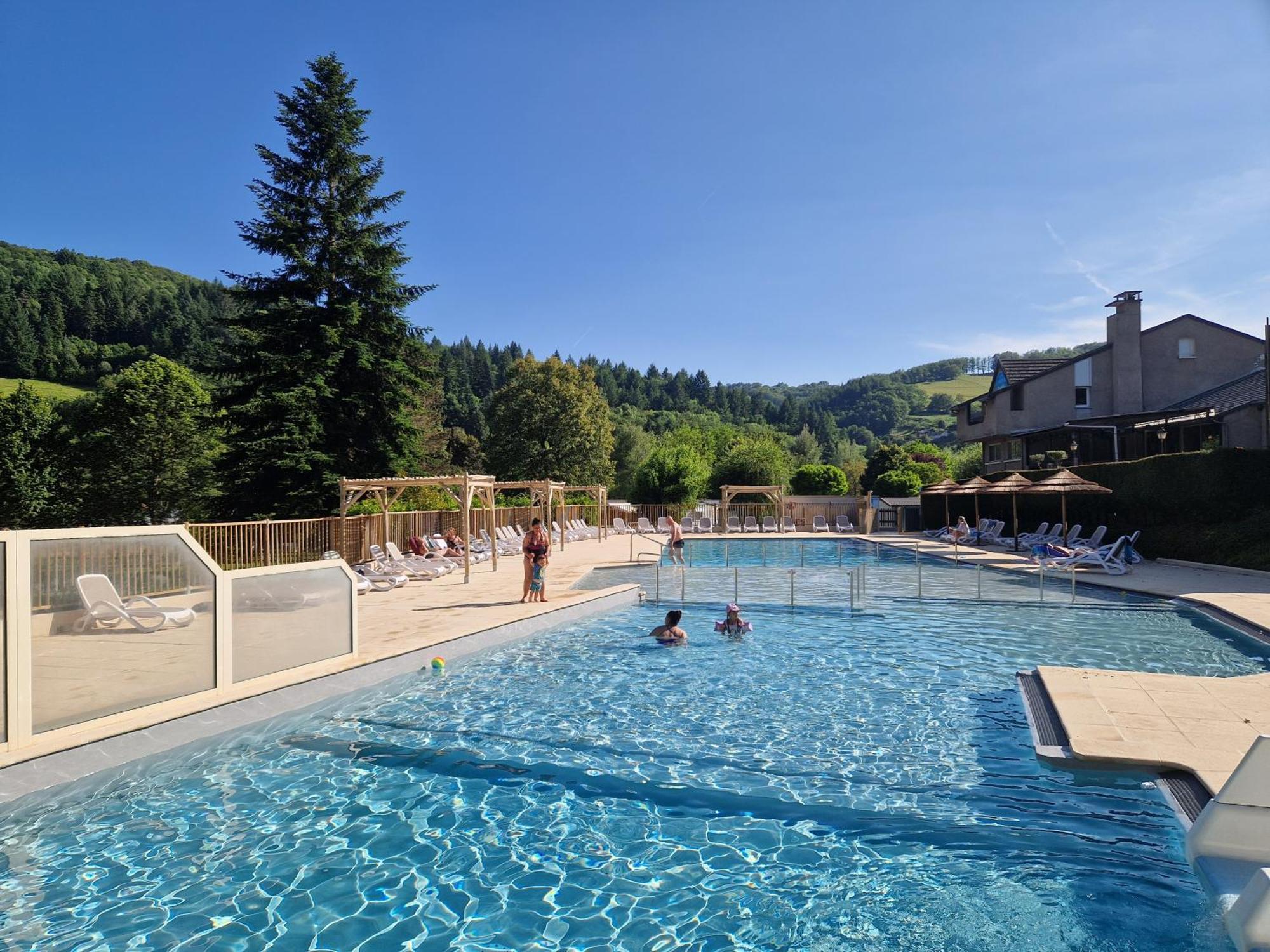 Camping Paradis Marmotel Saint-Geniez-dʼOlt Exterior foto